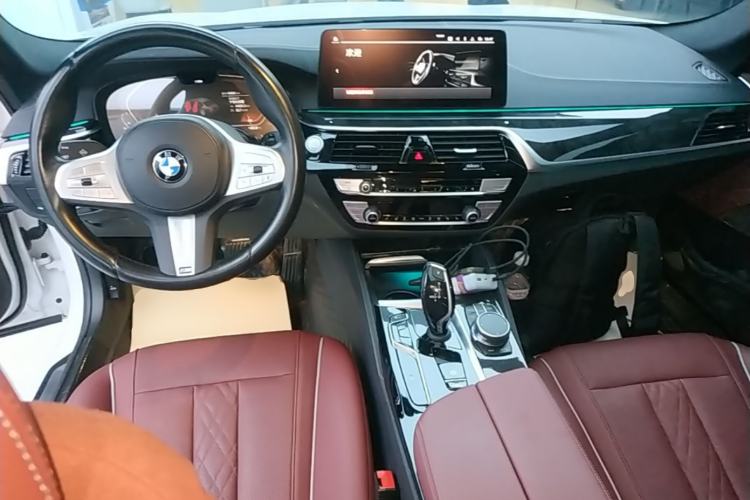 Used BMW 5 Series 2022 Second Facelift 525Li M Sport Package Center Console