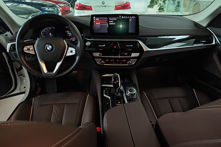 Used BMW 5 Series 2022 Restyled 525Li Luxury Package Center Console