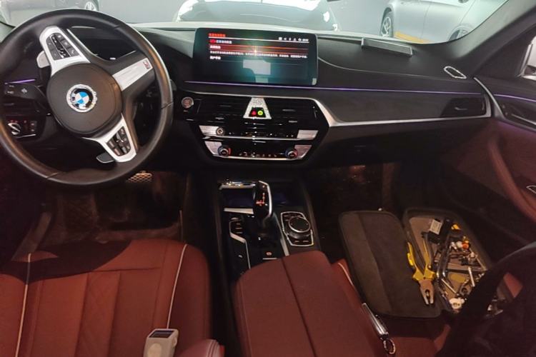 Used BMW 5 Series 2022 530Li xDrive M Sport Package Center Console