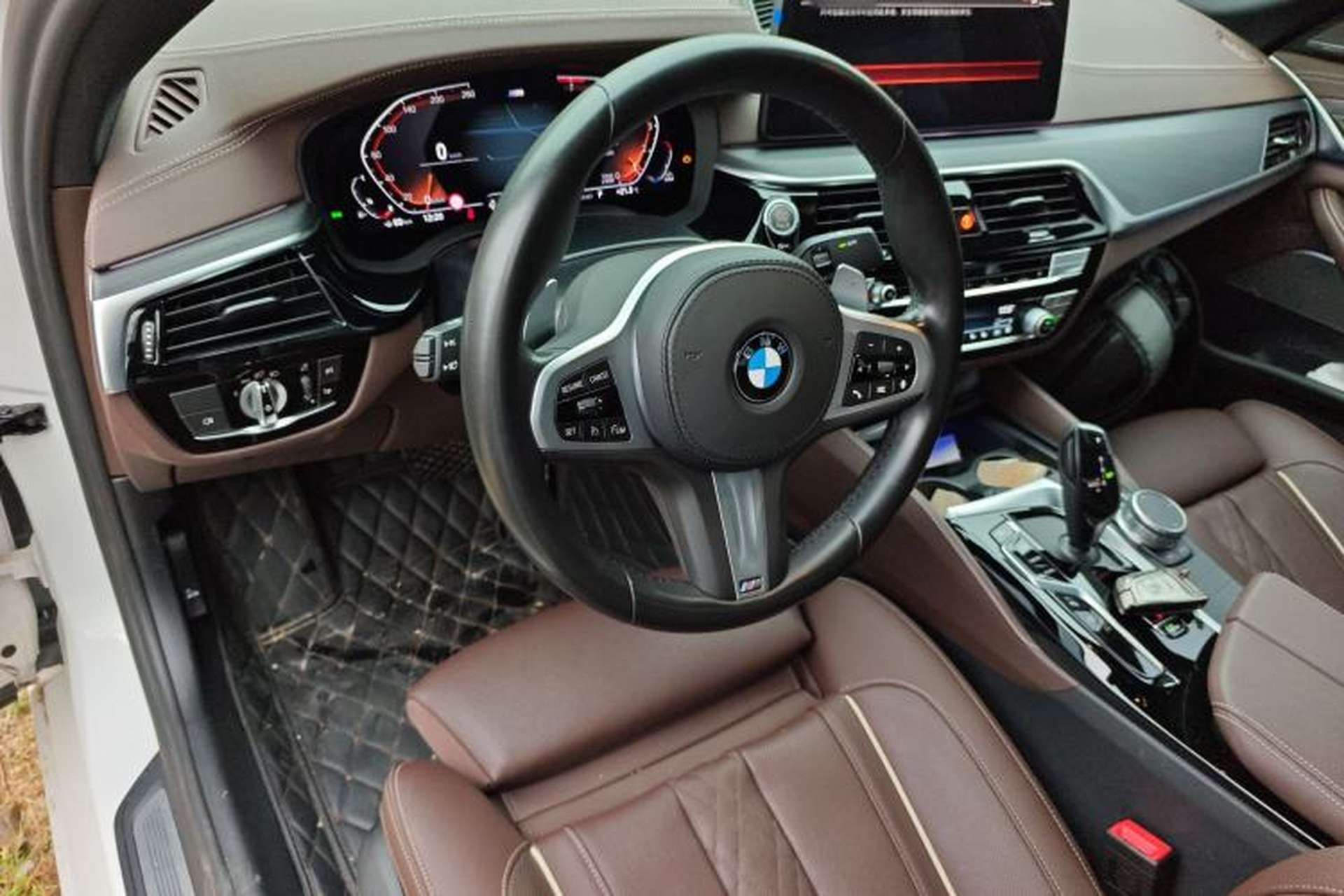 Used BMW 5 Series 2022 Restyled 530Li Luxury Edition M Sport Package Center Console