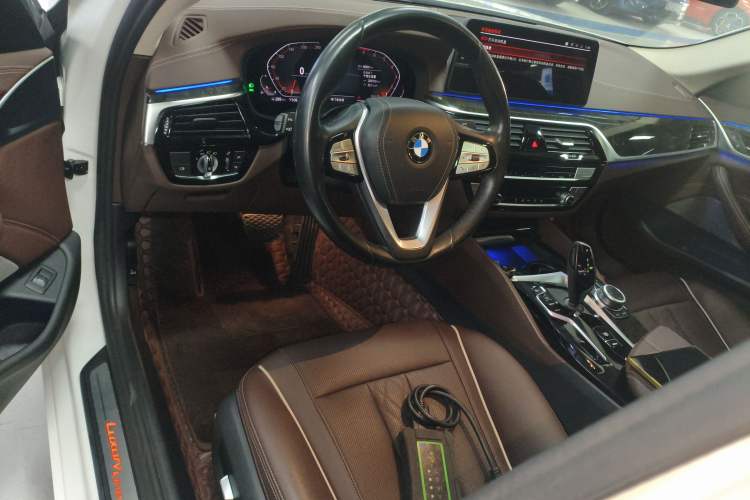 Used BMW 5 Series 2022 Restyled 525Li Luxury Package Center Console