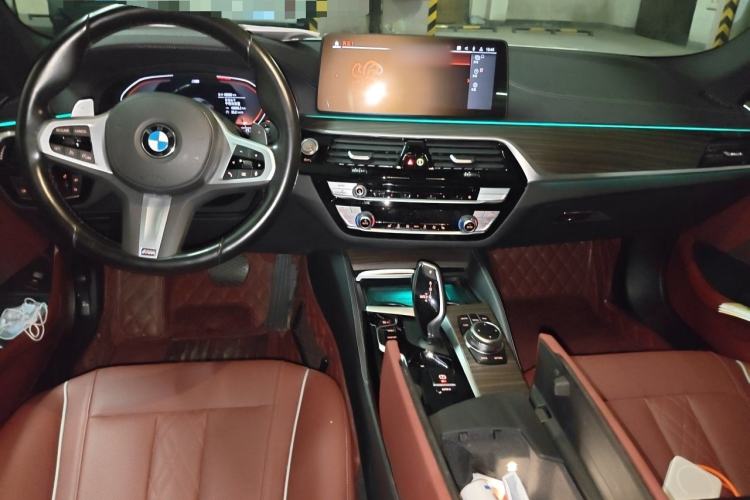 Used BMW 5 Series 2022 Restyled 530Li Leading Edition M Sport Package Center Console
