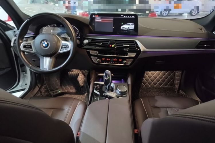Used BMW 5 Series 2022 Restyled 530Li Leading Edition M Sport Package Center Console