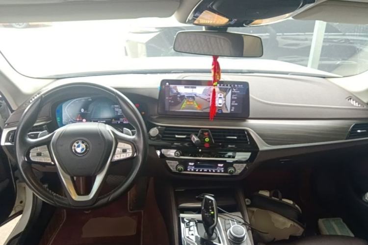 Used BMW 5 Series 2022 Second Facelift 530Li Luxury Edition Premium Package Center Console