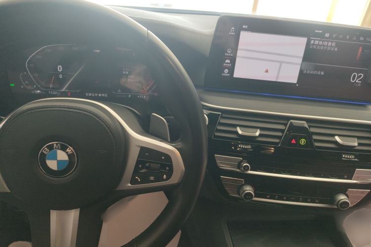 Used BMW 5 Series 2022 Second Facelift 530Li Leading Edition M Sport Package Center Console