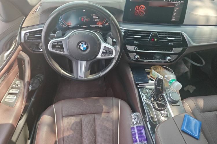 Used BMW 5 Series 2022 Second Facelift 530Li Leading Edition M Sport Package Center Console