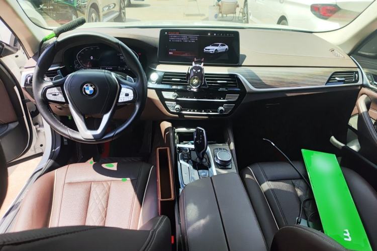 Used BMW 5 Series 2022 Updated 530Li Leading Edition Luxury Package Center Console