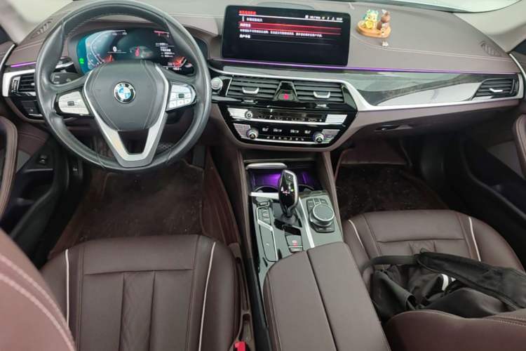 Used BMW 5 Series 2022 Restyled 525Li Luxury Package Center Console