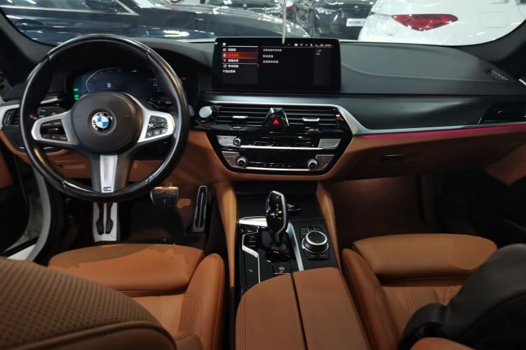 Used BMW 5 Series 2022 Restyled 525i M Sport Package Center Console