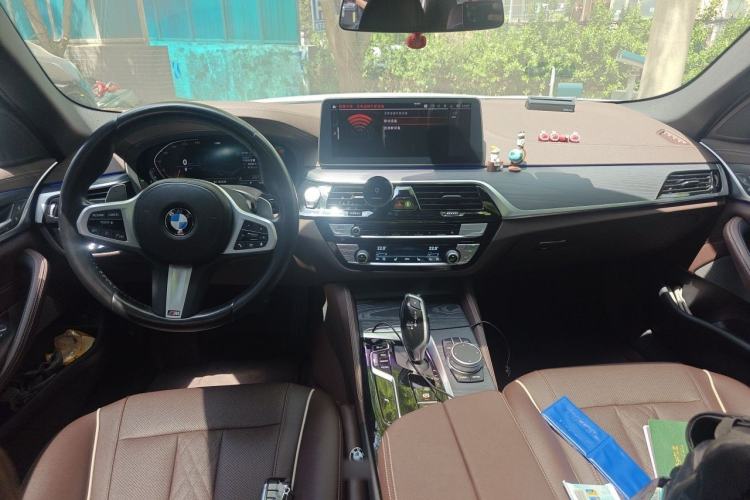 Used BMW 5 Series 2022 530Li xDrive M Sport Package Center Console