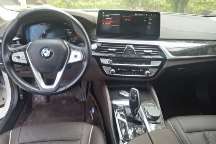 Used BMW 5 Series 2022 525Li Luxury Package Center Console