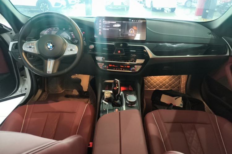 Used BMW 5 Series 2022 Second Facelift 525Li M Sport Package Center Console