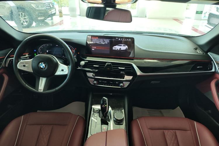 Used BMW 5 Series 2022 Second Facelift 525Li M Sport Package Center Console