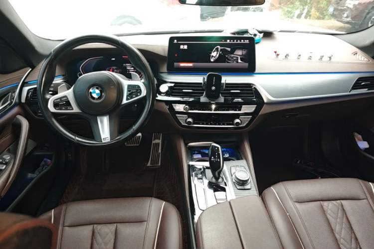Used BMW 5 Series 2022 Restyled 530Li Leading Edition M Sport Package Center Console