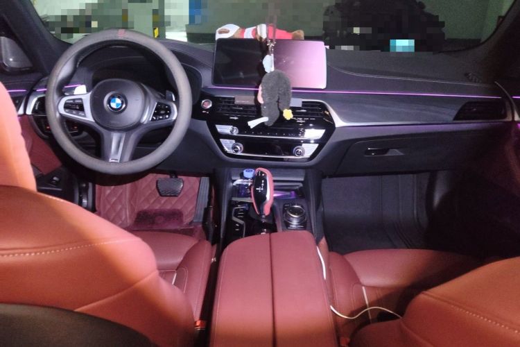 Used BMW 5 Series 2022 Second Facelift 530Li Luxury Version M Sport Package Center Console
