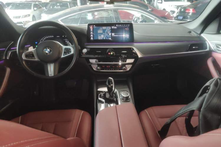 Used BMW 5 Series 2022 Restyled 530Li Leading Edition M Sport Package Center Console