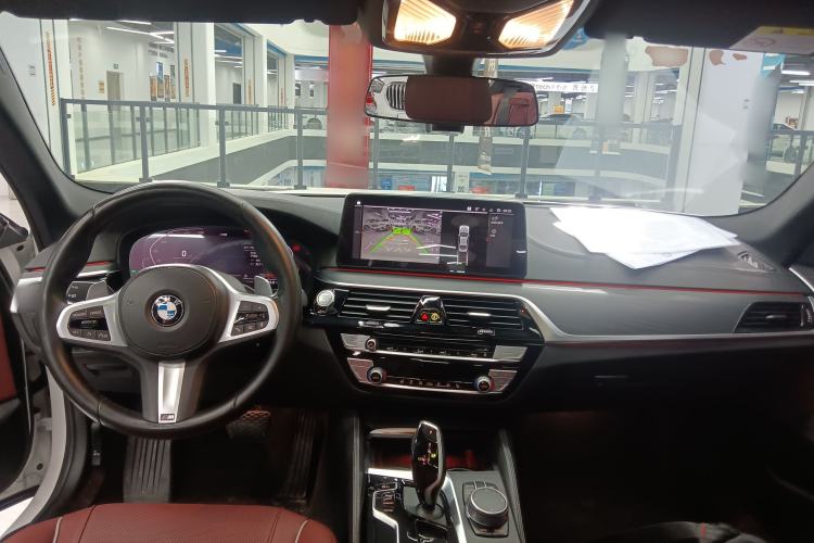 Used BMW 5 Series 2022 Restyled 530Li Leading Edition M Sport Package Center Console