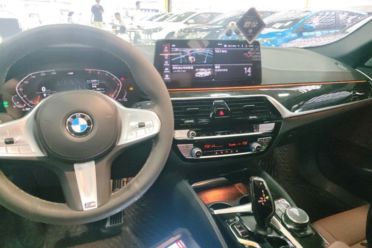 Used BMW 5 Series 2022 Second Facelift 525Li M Sport Package Center Console
