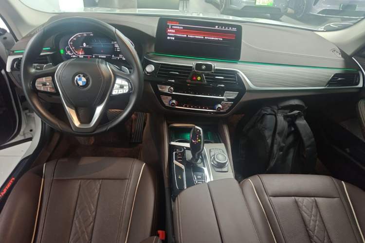 Used BMW 5 Series 2022 Updated 530Li xDrive Luxury Package Center Console