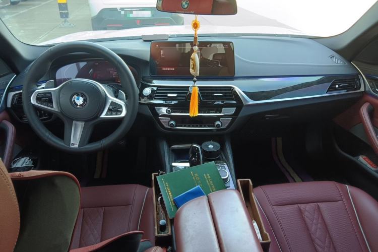 Used BMW 5 Series 2022 Restyled 530Li Leading Edition M Sport Package Center Console