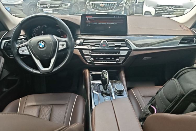 Used BMW 5 Series 2022 Restyled 525Li Luxury Package Center Console