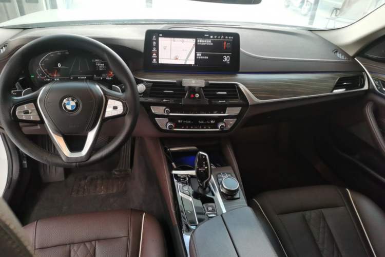 Used BMW 5 Series 2022 Updated 530Li Leading Edition Luxury Package Center Console