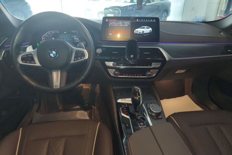 Used BMW 5 Series 2022 Restyled 530Li Leading Edition M Sport Package Center Console