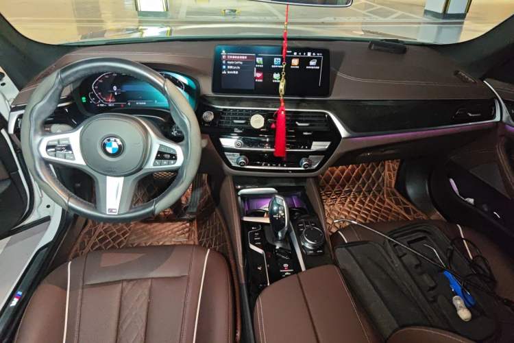Used BMW 5 Series 2022 Restyled 525Li M Sport Package Center Console