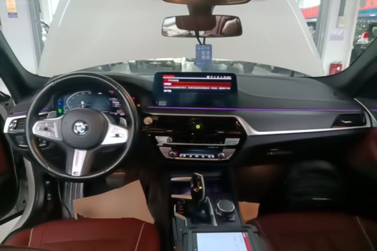Used BMW 5 Series 2022 Second Facelift 530Li xDrive M Sport Package Center Console