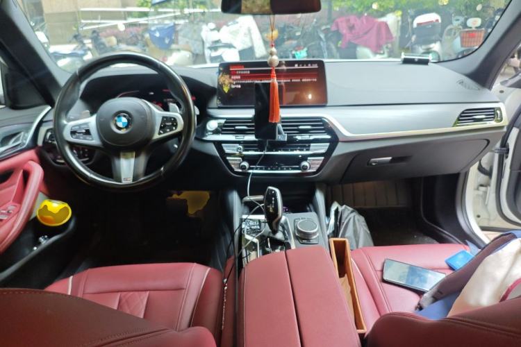 Used BMW 5 Series 2022 Restyled 530Li Leading Edition M Sport Package Center Console