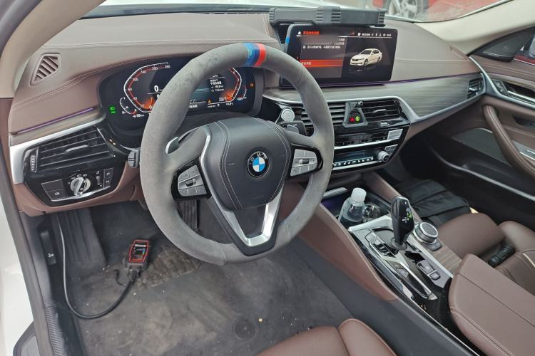 Used BMW 5 Series 2022 Second Facelift 530Li Luxury Edition Premium Package Center Console
