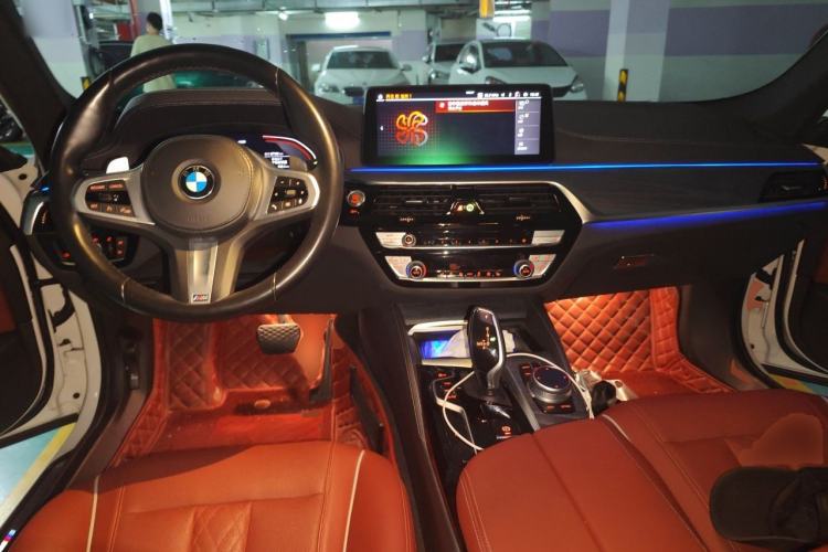Used BMW 5 Series 2022 Restyled 530Li Leading Edition M Sport Package Center Console