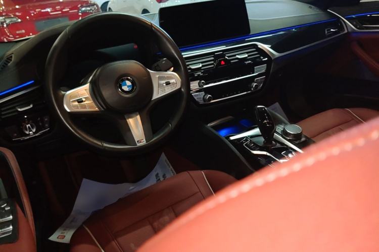 Used BMW 5 Series 2022 Second Facelift 525Li M Sport Package Center Console