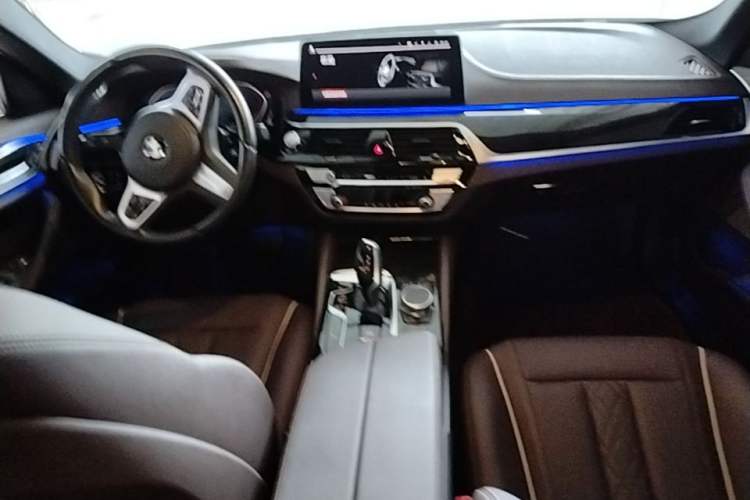 Used BMW 5 Series 2022 Second Facelift 525Li M Sport Package Center Console
