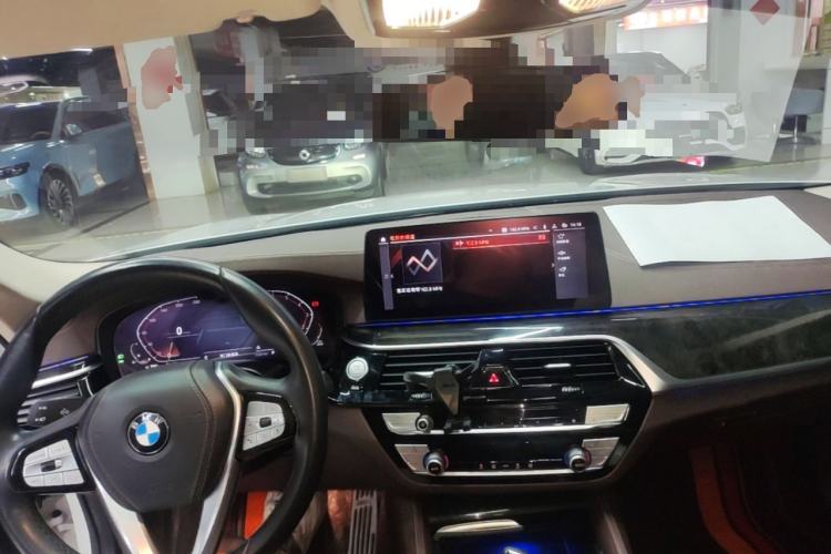 Used BMW 5 Series 2022 Restyled 525Li Luxury Package Center Console