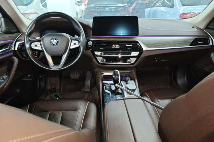 Used BMW 5 Series 2022 Second Facelift 530Li Leading Edition M Sport Package Center Console