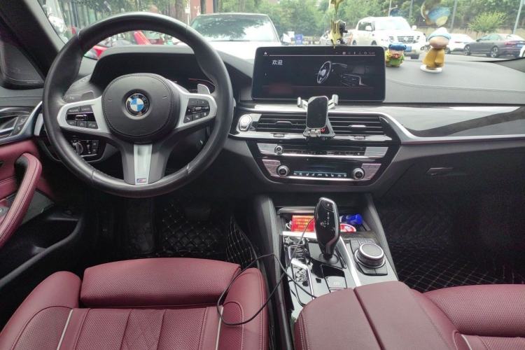 Used BMW 5 Series 2022 Second Facelift 530Li Luxury Version M Sport Package Center Console