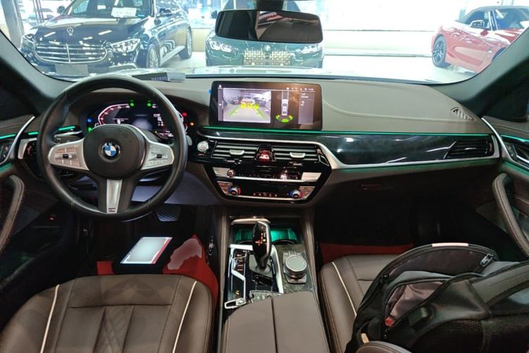 Used BMW 5 Series 2022 Second Facelift 525Li M Sport Package Center Console