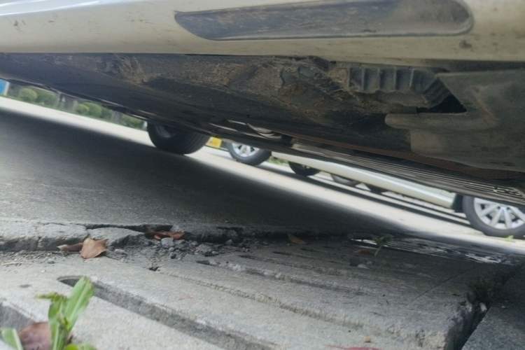 Used BMW 5 Series 2022 525Li M Sport Package Chassis Front Right