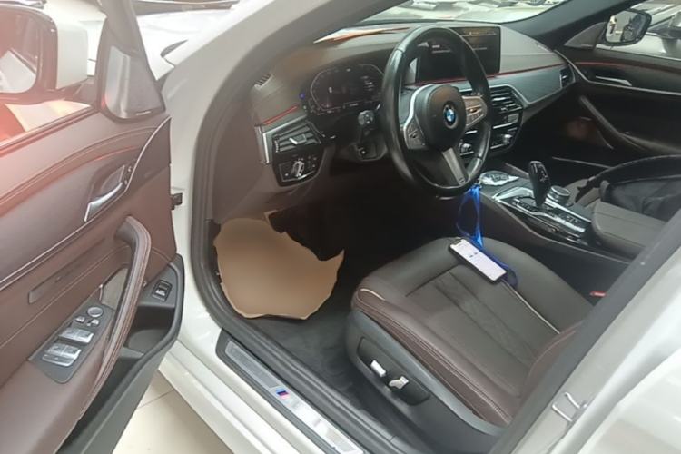 Used BMW 5 Series 2022 Second Facelift 530Li Leading Edition M Sport Package Driver Seat