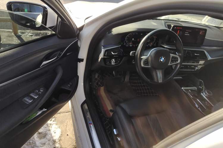 Used BMW 5 Series 2022 Second Facelift 525i M Sport Package Driver Seat