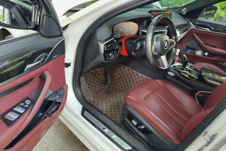 Used BMW 5 Series 2022 Restyled 530Li Leading Edition M Sport Package Driver Seat