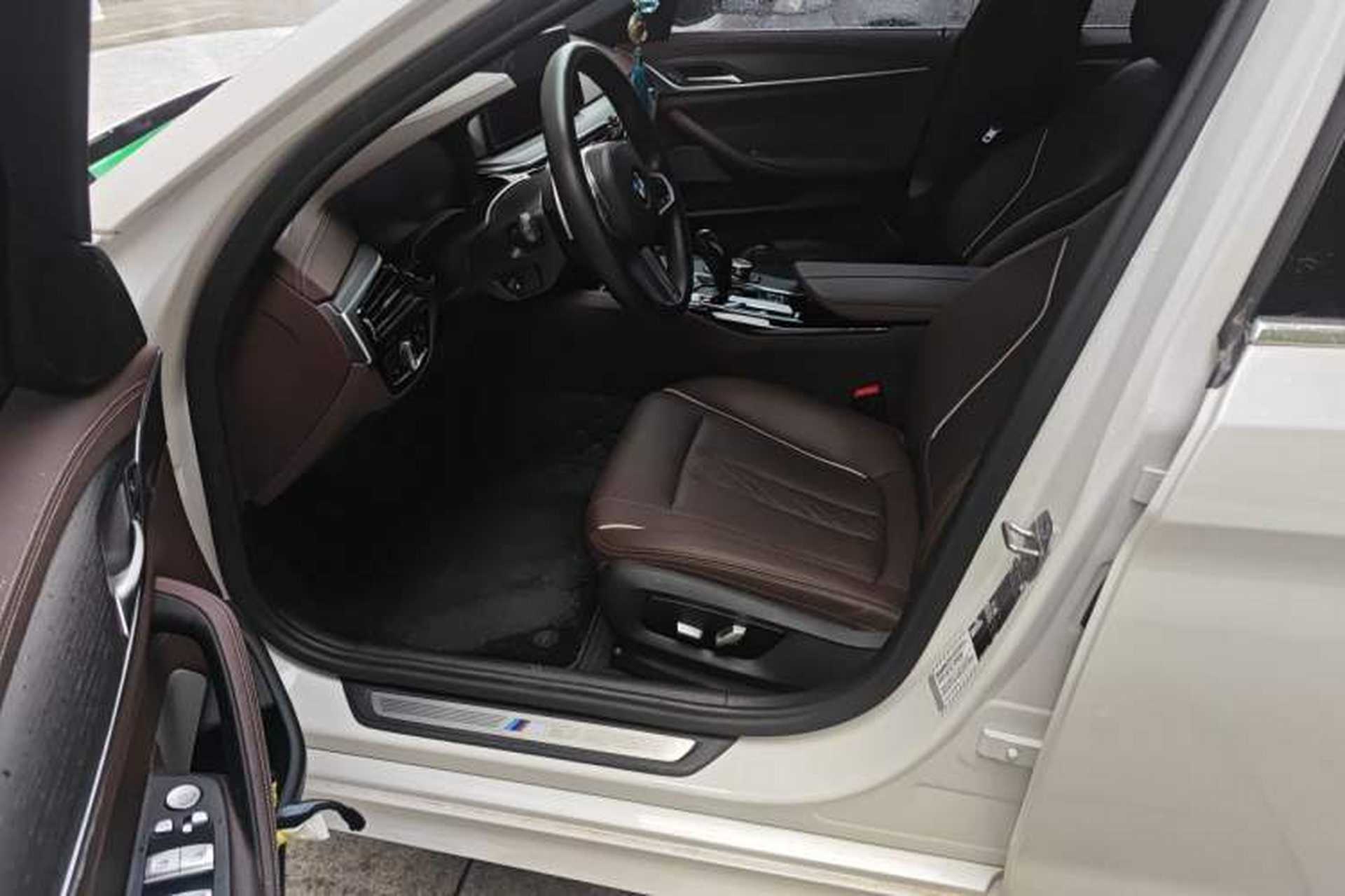 Used BMW 5 Series 2022 Restyled 530Li Leading Edition M Sport Package Driver Seat