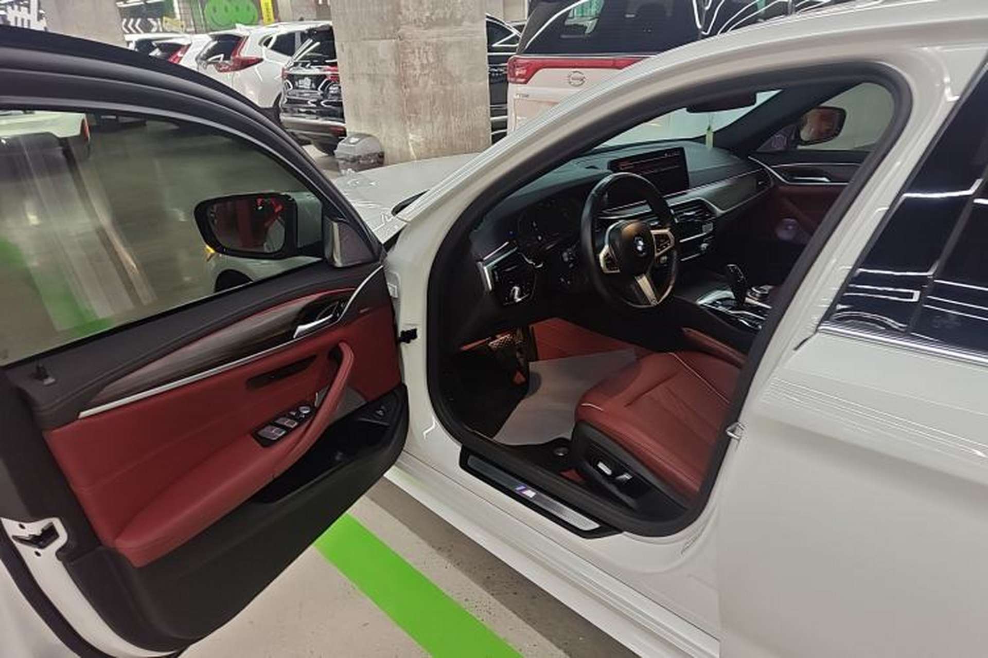 Used BMW 5 Series 2022 Restyled 530Li Leading Edition M Sport Package Driver Seat