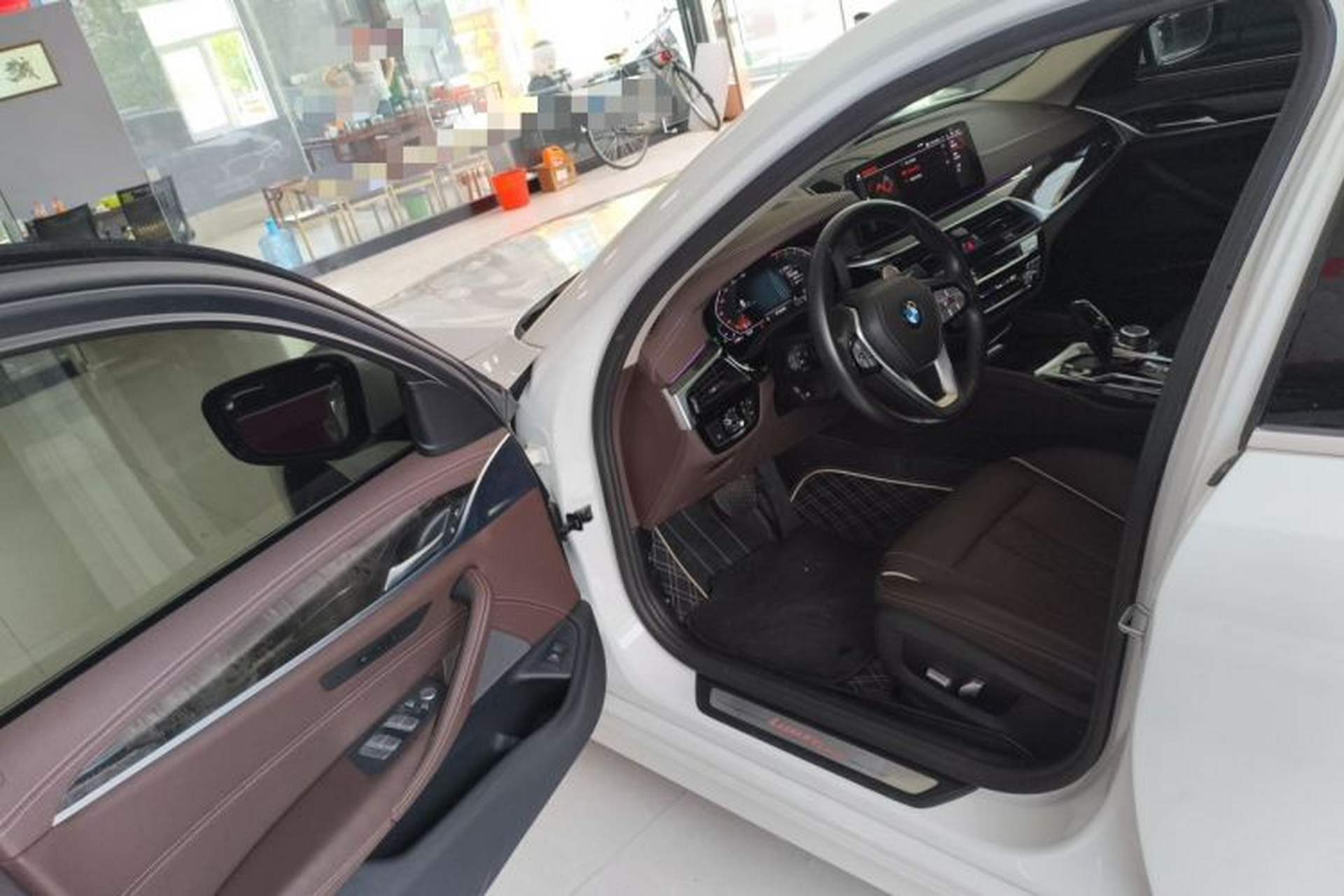 Used BMW 5 Series 2022 Restyled 525Li Luxury Package Driver Seat