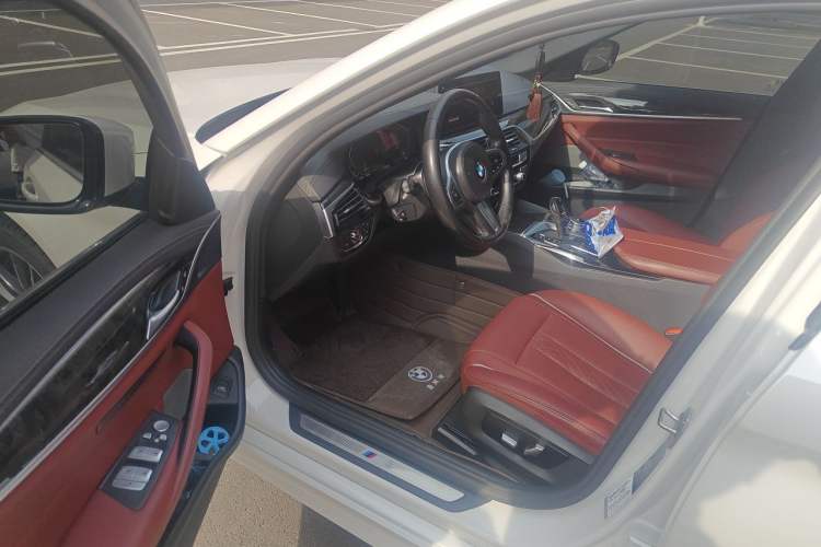 Used BMW 5 Series 2022 525Li M Sport Package Driver Seat