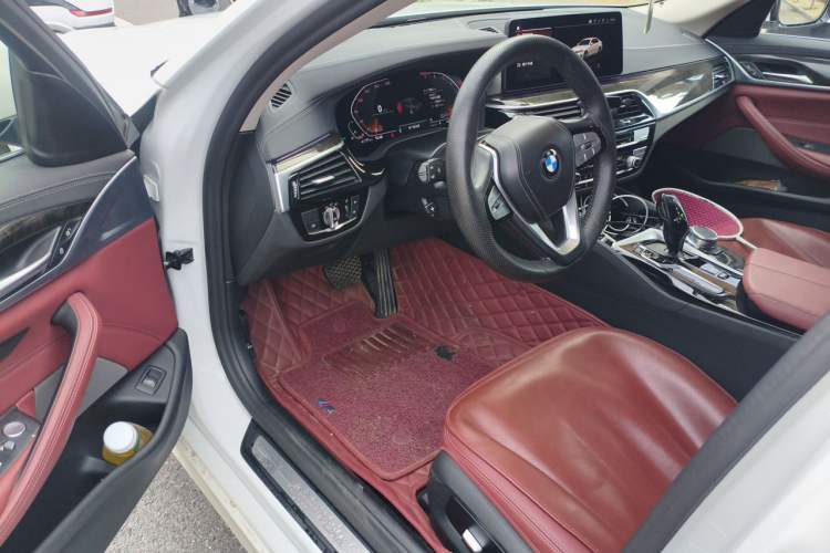 Used BMW 5 Series 2022 Restyled 525Li Luxury Package Driver Seat