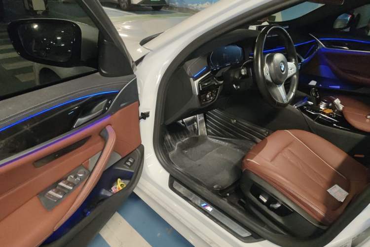 Used BMW 5 Series 2022 525Li M Sport Package Driver Seat