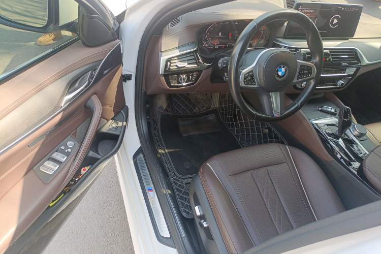 Used BMW 5 Series 2022 Revised Version 530Li xDrive M Sport Package Driver Seat