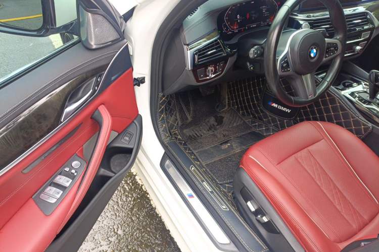 Used BMW 5 Series 2022 Restyled 525Li M Sport Package Driver Seat